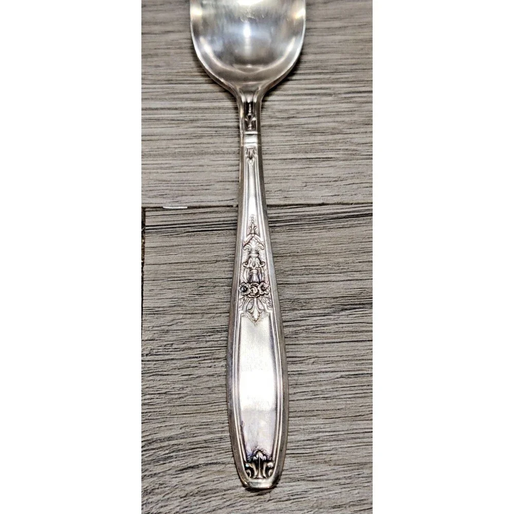Set of 4 Vintage 1847 Rogers Bros IS Silverplate Spoons Floral Motif Flatware